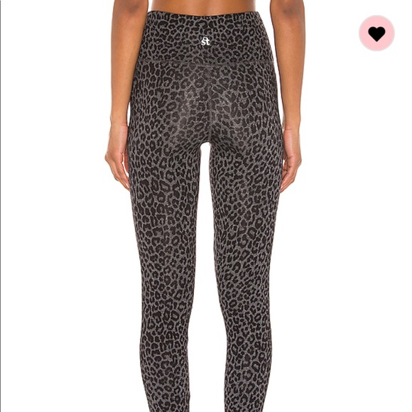 strut this leopard leggings
